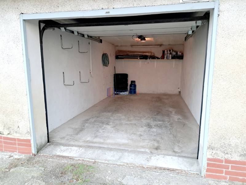 Sale Garage, Garage, Na pasekách, Bratislava - Rača, Slovakia