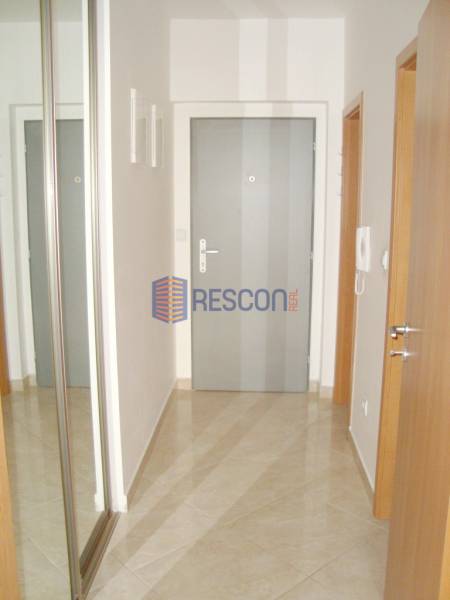 Rent Single studio, Single studio, Sliačska, Bratislava - Nové Mesto, 